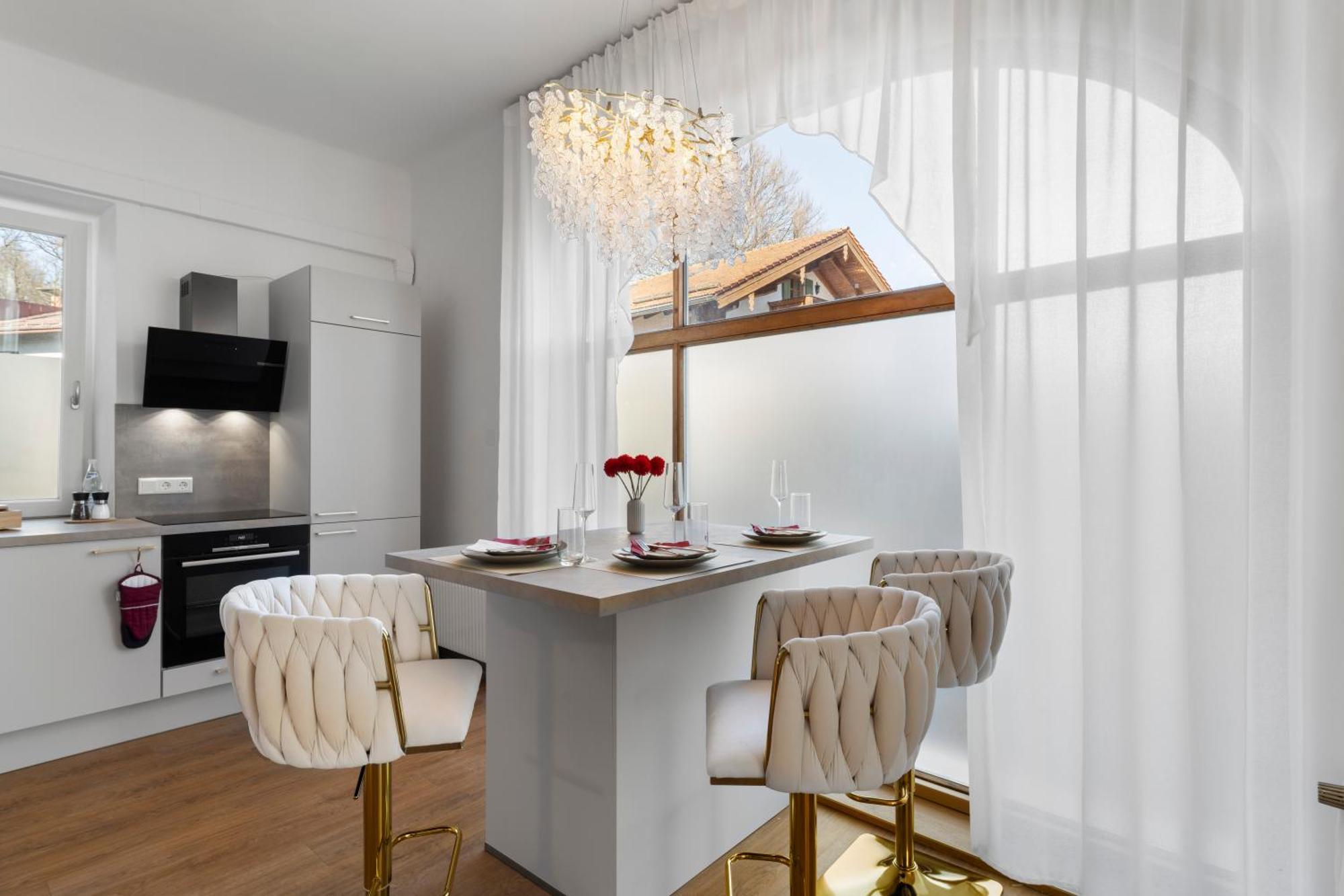 Liebelei Miesbach - Boutique-Apartment Mit Terrasse Im Zentrum Экстерьер фото