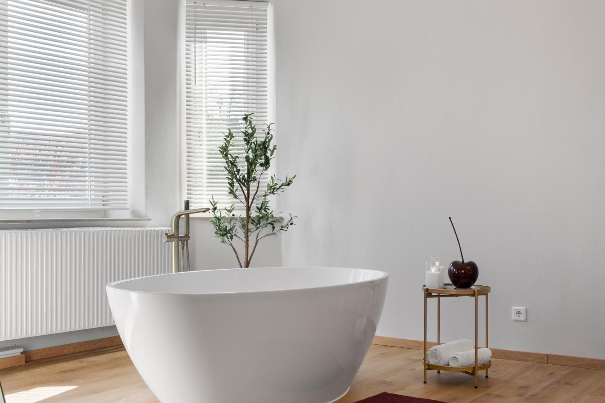 Liebelei Miesbach - Boutique-Apartment Mit Terrasse Im Zentrum Экстерьер фото