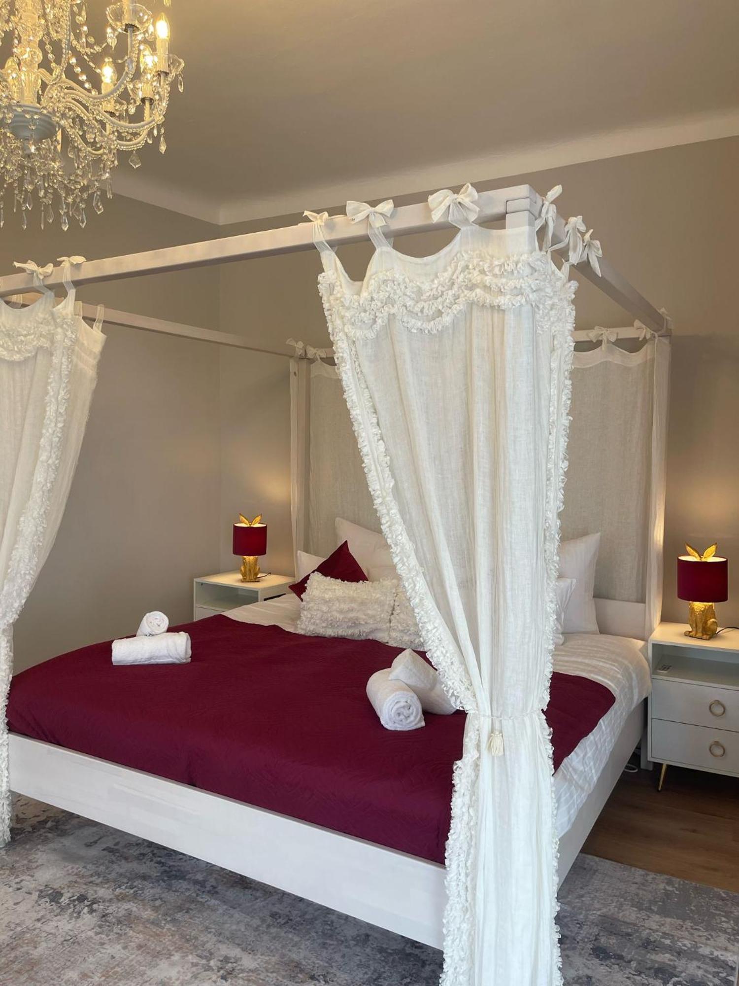 Liebelei Miesbach - Boutique-Apartment Mit Terrasse Im Zentrum Экстерьер фото